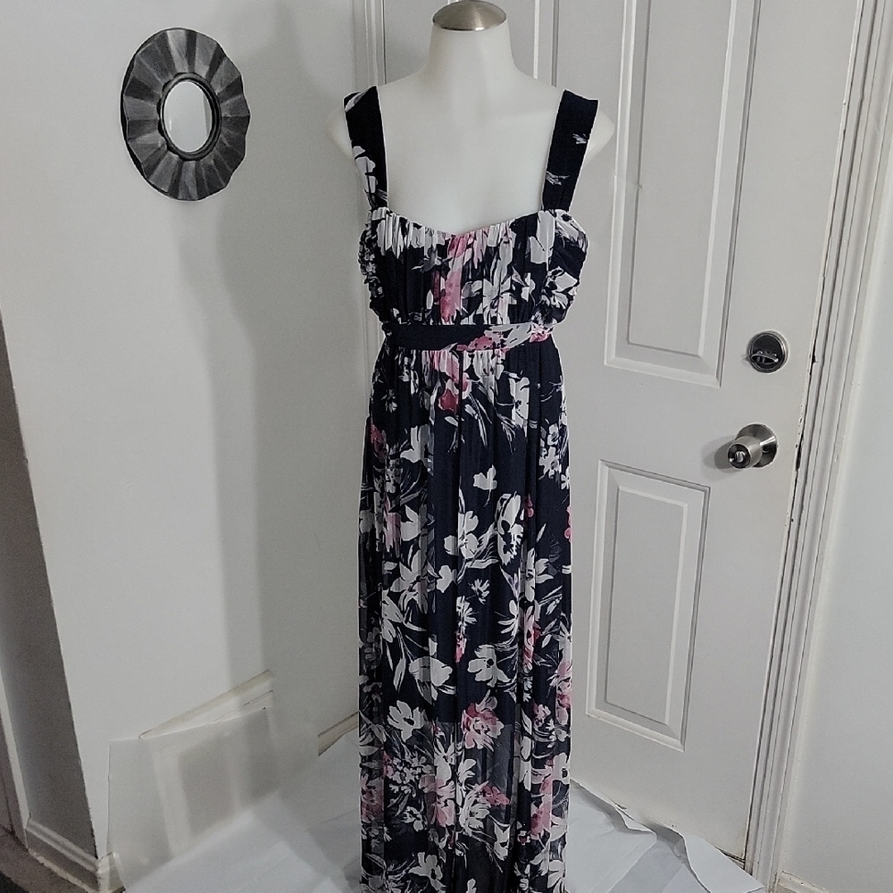 Floral-Print High-Low Maxi Floral Maxi Dress in Black and Pink Size 16